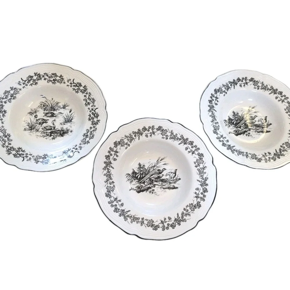 New‎ England Toile Tabletops Unlimited Set of 5 Soup Bowls & 4 Dinner Plates Lot